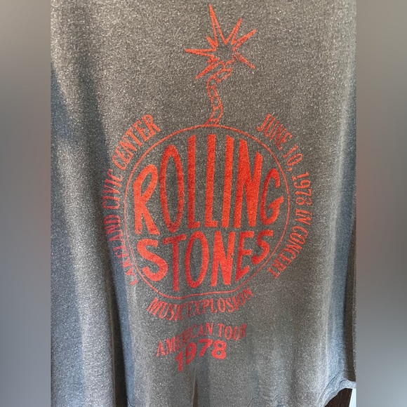 Let Luv Rolling Stones graphic tee, medium. Very good condition. - Picture 4 of 8